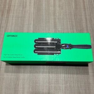 Amika Jumbo high tide deep waver hair tool